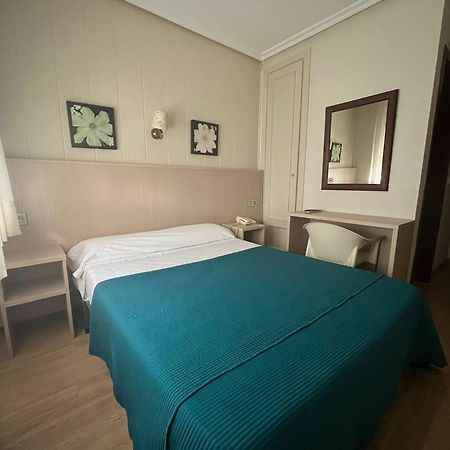 Hotel La Basilica Venta De Banos Екстер'єр фото