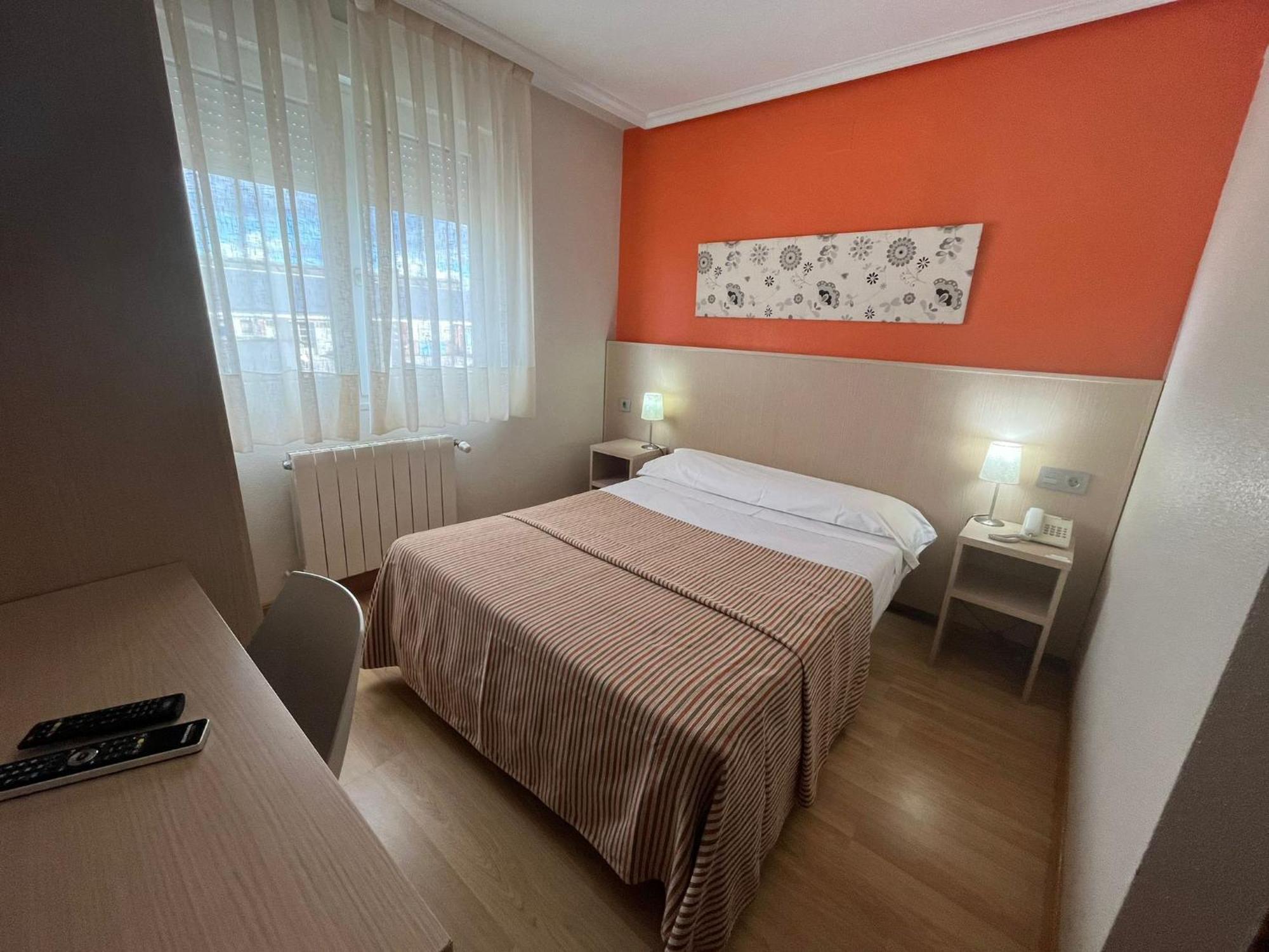 Hotel La Basilica Venta De Banos Екстер'єр фото