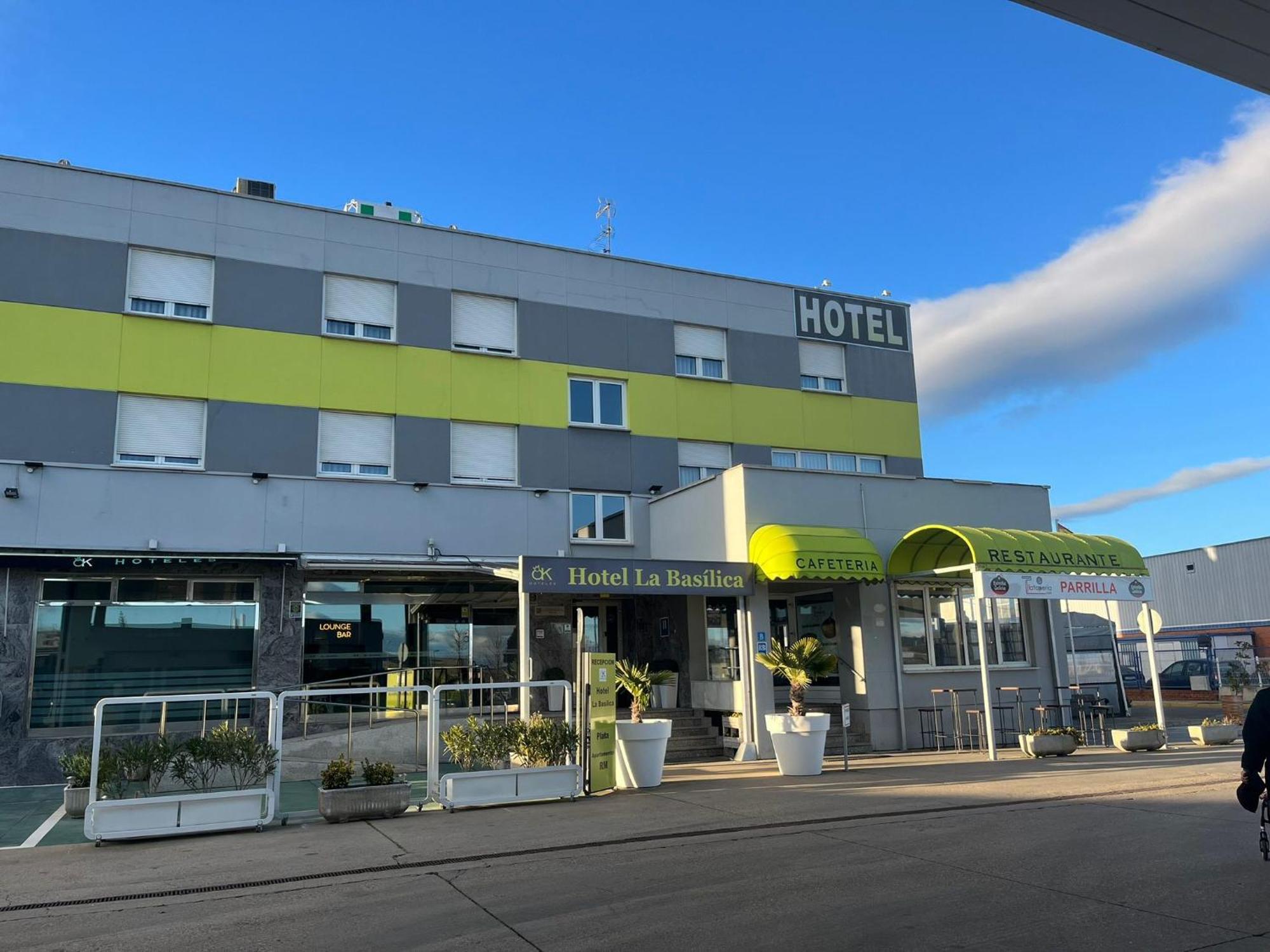 Hotel La Basilica Venta De Banos Екстер'єр фото